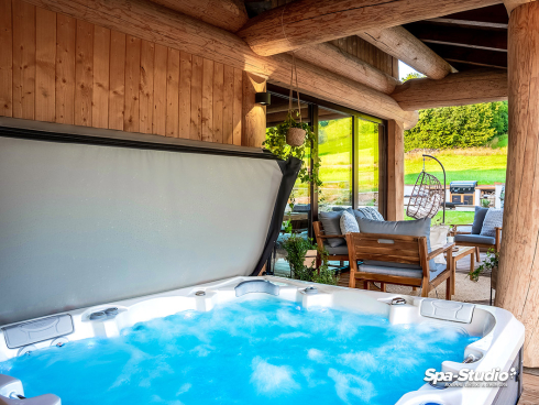 SPA-Studio® je výhradní evropský prodejce rodinných vířivých van a SWIM SPA od Canadian Spa International®.