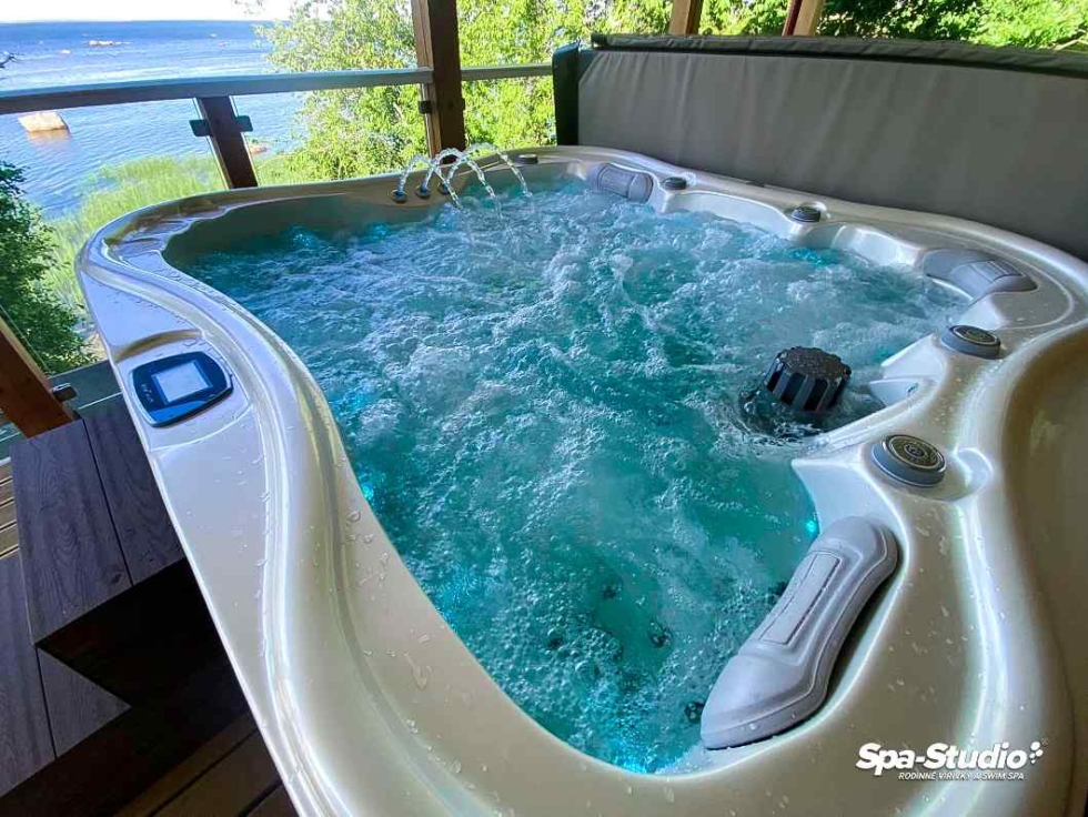 Nízkoenergetické vířivky Canadian Spa International® včetně kompletního servisu nabízí výhradní prodejce SPA-Studio®.