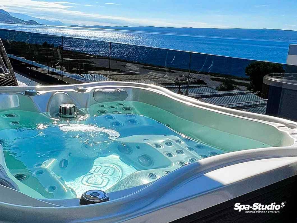 SPA-Studio® je výhradní evropský prodejce rodinných vířivých van a SWIM SPA od Canadian Spa International®.