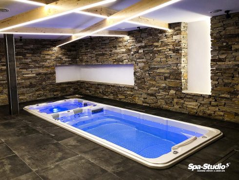 Bazén na zahradu od prodejce SPA-Studio® s možností plnohodnotného plavání proti proudu i využití vířivkové části pro okamžitý relax a zábavu pro celou vaší rodinu.