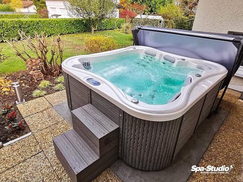Prodejce Spa-Studio® poskytuje maximální a nejdelší prodloužené záruky na vířivé vany a plavecké bazény SWIM SPA.