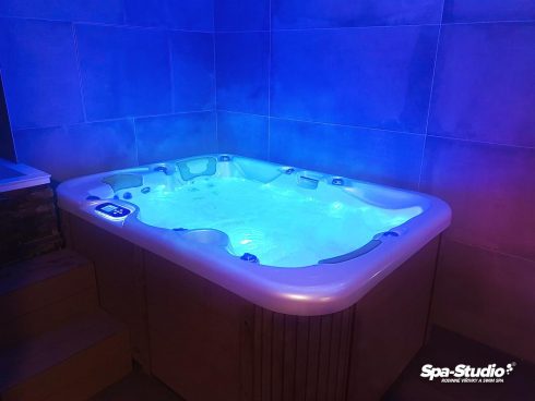 Domácí vířivky a SWIM SPA za příznivé ceny v Praze, v Mladé Boleslavi, v Brně, v Ostravě a Bratislavě od SPA-Studia®.