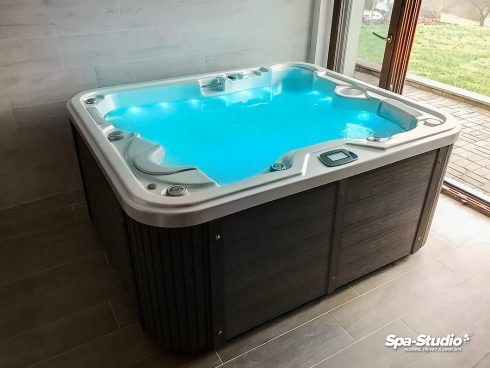 Rodinné vířivky s dodáním do 48 hodin od autorizovaného prodejce SPA-Studio® včetně kompletního servisu.