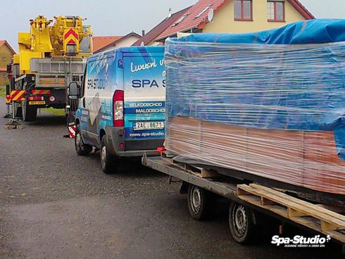 Dopravou vířivé vany to nekončí. Mezi naše hlavní výhody patří jistota dodání všech náhradních dílů a autorizované servisní oddělení.