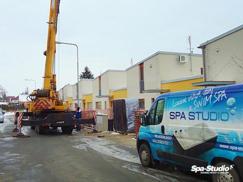 Rodinné vířivky a bazény SWIM SPA jsou vhodné pro celoroční použití jak venku na zahradě a terase, tak i doma v interiéru.