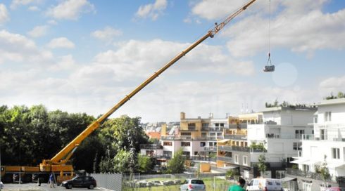 Kompletní dopravu a montáž vířivé vany nebo bazénu SWIM SPA lze zajistit na klíč včetně všech výkopových prací.