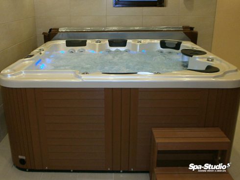 SPA-Studio® je výhradní evropský prodejce whirlpool, jacuzzi a hot tub od Canadian Spa International®.