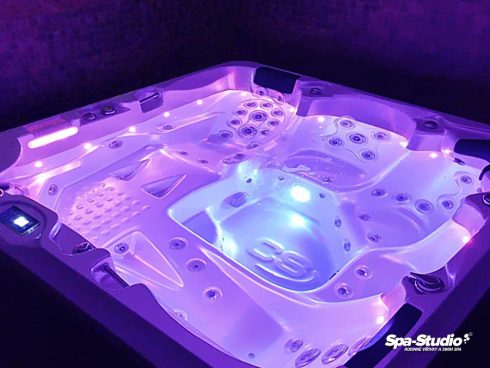 Prodejce Spa-Studio® poskytuje maximální a nejdelší prodloužené záruky na vířivé vany a plavecké bazény SWIM SPA.