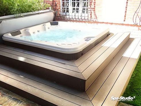 SPA-Studio® je výhradní evropský prodejce whirlpool, jacuzzi a hot tub od Canadian Spa International®.