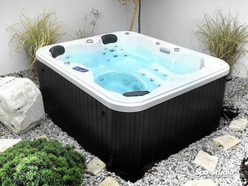 Spa-Studio® prodává vířivé vany a SWIM SPA s bezchlorovou technologií, která je maximálně šetrná k vaší pokožce a to hlavně u dětí.