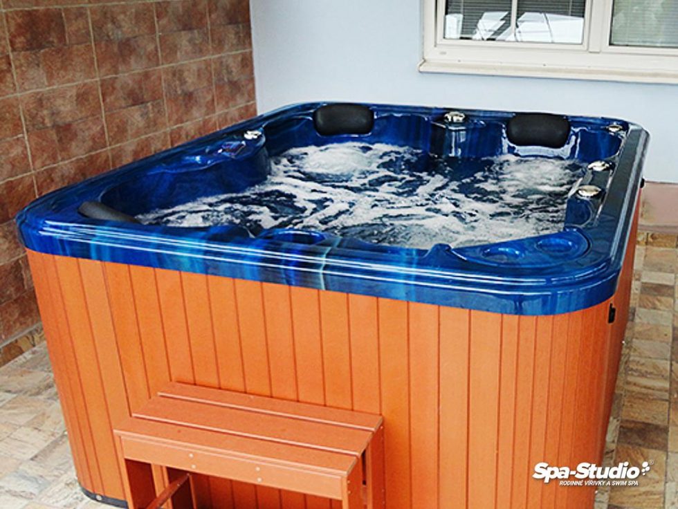 Největší výběr vířivých van, SWIM SPA a dalších modelů najdete na prodejnách SPA-Studio® dnes již po celé Evropě.